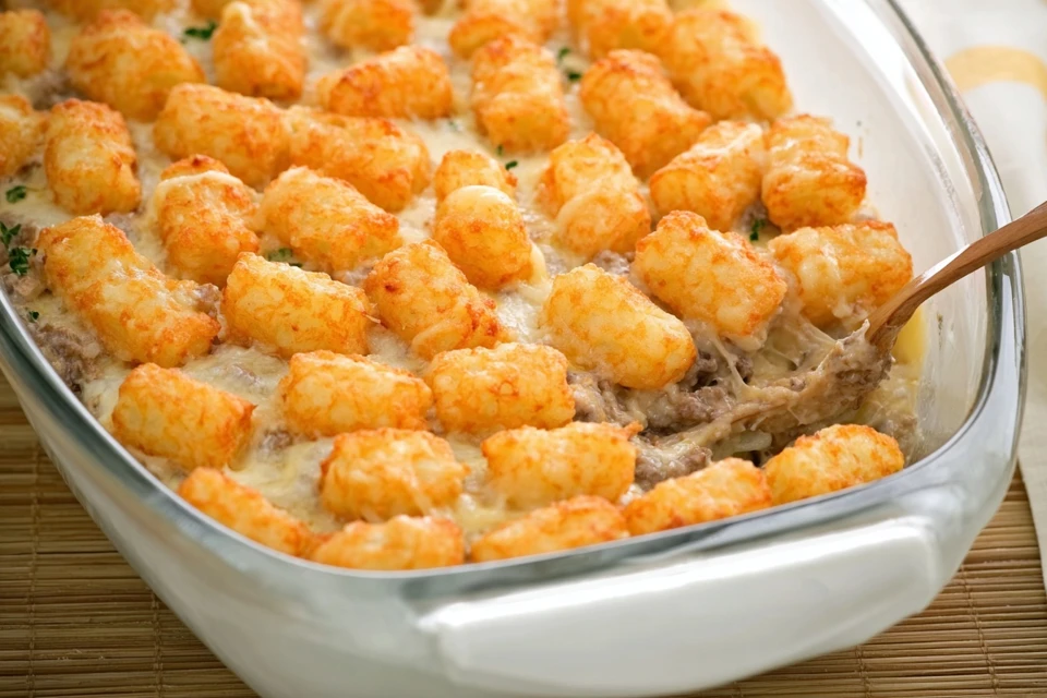 Easy Alfredo Tater Tot Beef Casserole easy recipes