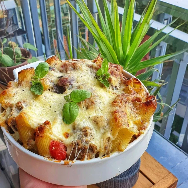 Baked Rigatoni Casserole with Sausage and Ricotta