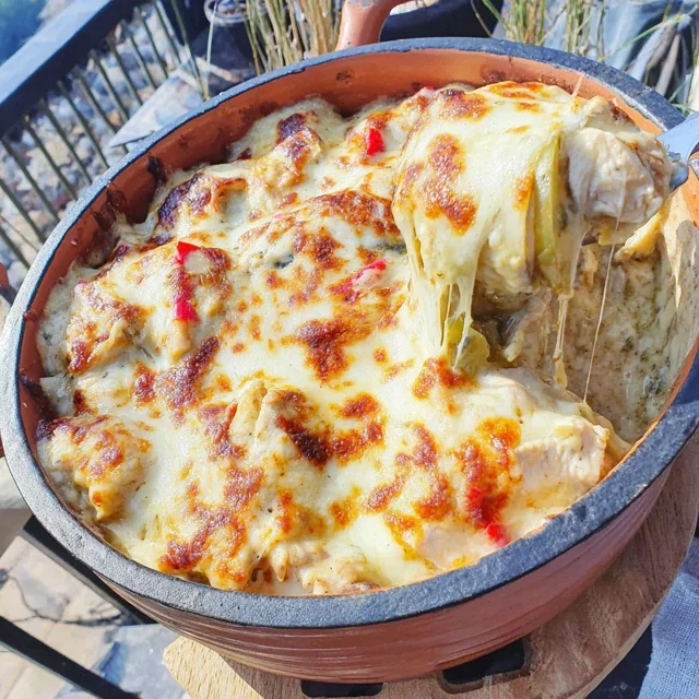 Creamy Chicken Spinach Casserole with Melted Cheese