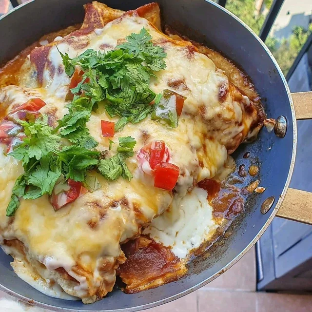 Easy Chicken Enchilada Casserole with Spicy Tomato Sauce