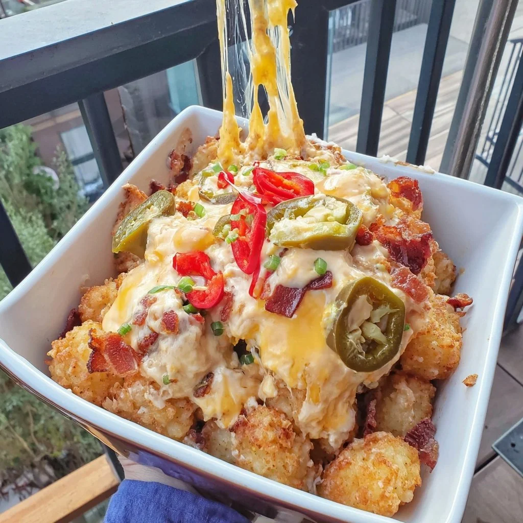 Delicious Jalapeño Popper Casserole with crispy Tater Tots on top