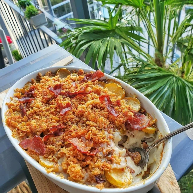 Squash Casserole with Buttery Ritz Cracker Topping