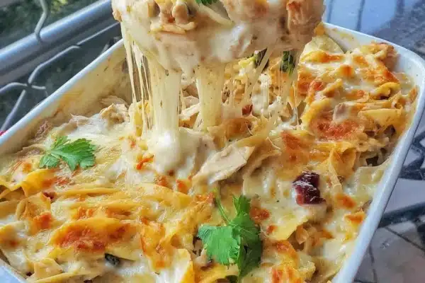 The Best Creamy Chicken and Noodle Casserole Ever