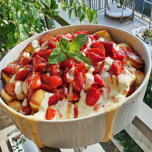 Fresh Strawberry and Greek Yogurt Dessert Casserole
