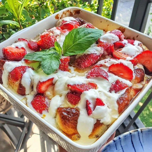 Fresh Strawberry and Greek Yogurt Dessert Casserole